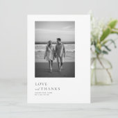 Minimalistische Hochzeit moderner Typografie-Fotos Dankeskarte (Stehend Vorderseite)