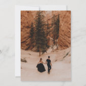 Minimalistische Hochzeit moderner Typografie-Fotos Einladung (Rückseite)