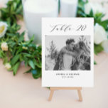 Minimalistische Hochzeitstabelle 20 Zahlen und Bil Ankündigung<br><div class="desc">Eine andere Art,  Ihre Hochzeitsfeiern Tischnummern zu zeigen. Entworfen,  um die Kollektion "Wedding Essentials - Classic" zu ergänzen. Dieses Template enthält 1 Bild,  das als Kind oder als Paar sein könnte,  Tabelle 20 in. Klassische elegante Schrift Typografie,  Pärchennamen und Hochzeitstag. Tabellen 1 bis 20 in der Auflistung abrufen</div>