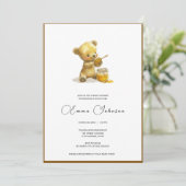 Minimalistische Honey Bear Baby Dusche Einladung (Stehend Vorderseite)