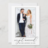 Minimalistische Kalligrafie nur verheiratetes Foto Ankündigung (Vorderseite)