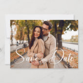 Minimalistische Kalligrafie-Script-Foto mit QR-Cod Save The Date (Vorderseite)