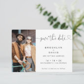 Minimalistische Kalligraphie Herzkarte Save the Da Einladung (Stehend Vorderseite)