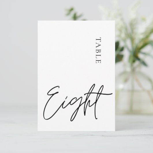 Minimalistische Kalligraphie Tabelle acht Tischnum Einladung (Stehend Vorderseite)