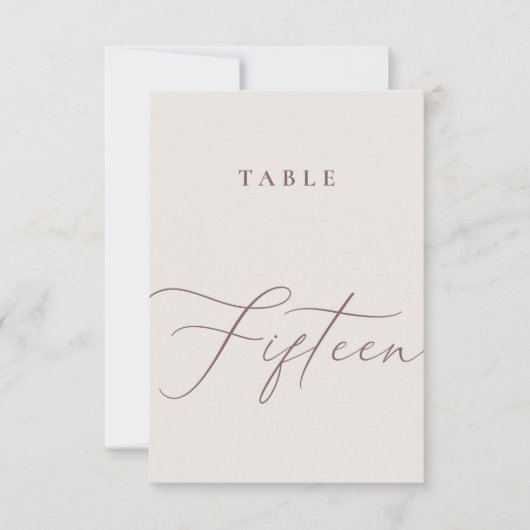 Minimalistische Kalligraphie-Tabelle Fünfzehn Tisc Einladung (Vorderseite)