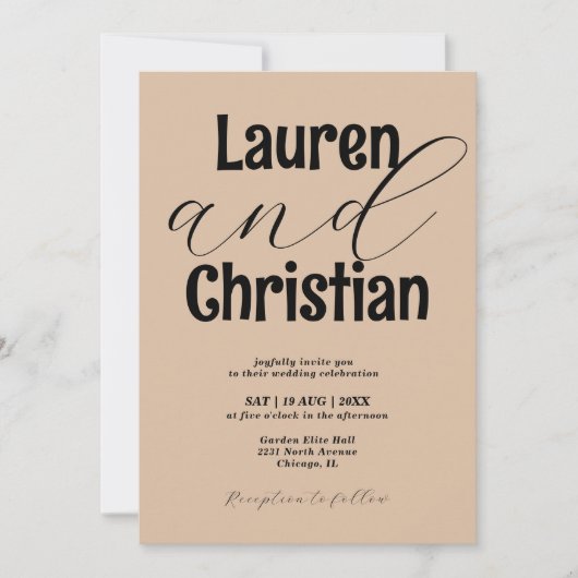 Minimalistische kühne Namen Beige Scripture Weddin Einladung (Vorderseite)
