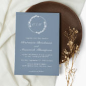 Minimalistische Leaf Dusty Blue Monogram Wedding Einladung