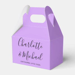 Minimalistische lila-lavendel-farbene Hochzeit mit Geschenkschachtel