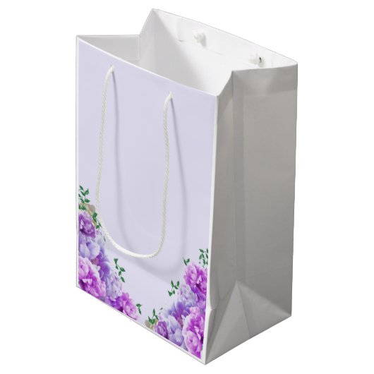 Minimalistische Lila Peony Gift Bag Mittlere Geschenktüte (Vorderseite Schrägansicht)