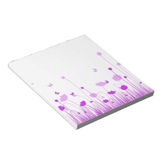 Minimalistische Lila und weiße Pflaumen Wiesenblum Notizblock (angewinkelt)