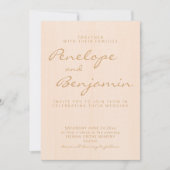 Minimalistische moderne Boho Peach Gold Script Hoc Einladung (Vorderseite)