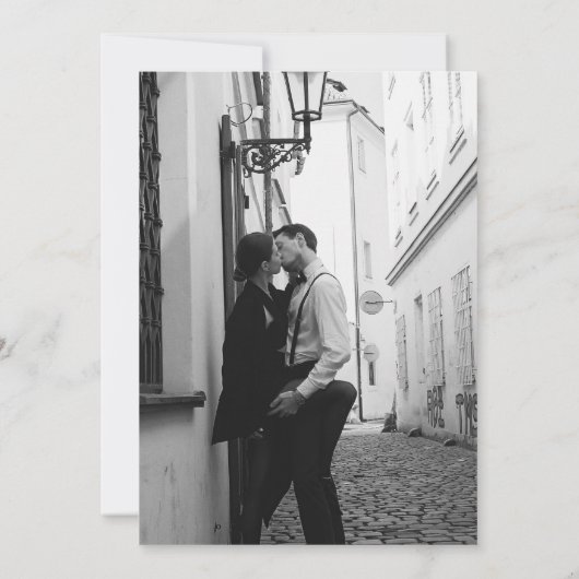 Minimalistische moderne Schrift Save the Date Hoch Einladung (Rückseite)