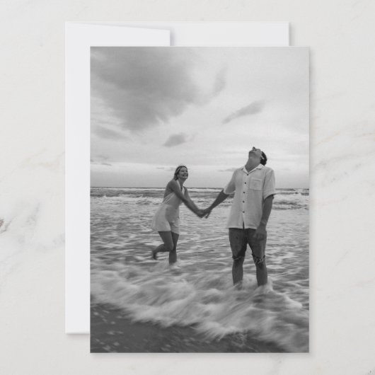 Minimalistische moderne Skripthochzeit Save The Date (Rückseite)