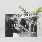 Minimalistische moderne Typografie Schwarz-weiße H Dankeskarte (Stehend Vorderseite)