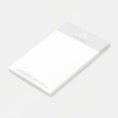 Minimalistische Monogram-Initialen von hellgrauem  Post-it Klebezettel (angewinkelt)