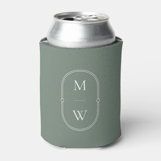 Minimalistische Monogram Sage Green Wedding Dosenkühler (Kanne Vorderseite)