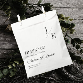 Minimalistische Monogramm-Hochzeit | Weiß Geschenktütchen