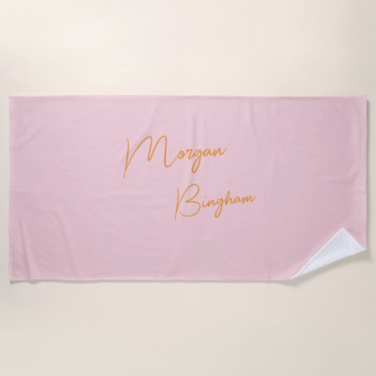 Minimalistische Monogramm-Schrift rosa Strandtuch (Vorderseite)