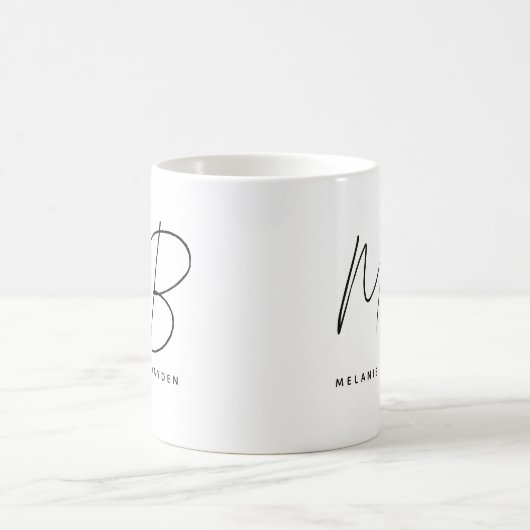Minimalistische Monogramm Schwarz-Weiß-Bezeichnung Kaffeetasse (Mittel)