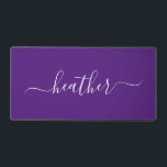 Minimalistische Monogrammnamenskalligrafie Schreibtischunterlage<br><div class="desc">Dieses Design entstand durch digitale Kunst und kann in dem Bereich personalisiert sein, der durch das Ändern des Fotos und/oder Textes zur Verfügung gestellt wird. Oder Sie können es anpassen, indem Sie den Mausklick auswählen, um weitere Optionen anzupassen, um die Farbe des Hintergrunds zu löschen oder zu ändern, Text hinzuzufügen,...</div>