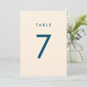 Minimalistische Navy & Ecru Tischnummer Card (Stehend Vorderseite)