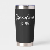 Minimalistische Oma Established White Script Text Thermobecher (Vorderseite)