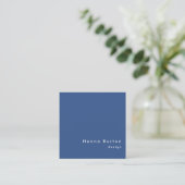 Minimalistische Pantone Classic Blue Business Card Quadratische Visitenkarte (Stehend Vorderseite)
