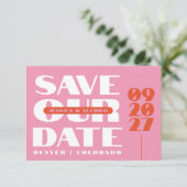 Minimalistische Pink Orange Retro-Script Hochzeits Save The Date (Stehend Vorderseite)