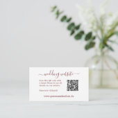 Minimalistische QR Code Burgundy Small Wedding Web Begleitkarte (Stehend Vorderseite)