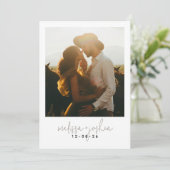 Minimalistische Save the Date Karte mit einem Foto (Stehend Vorderseite)