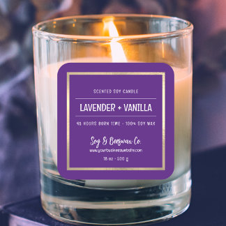 Minimalistische Scented Soy Beeswax Kerze Lila Quadratischer Aufkleber