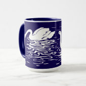 Minimalistische Schwäne Im Wasser schwimmen Tasse (Vorderseite Links)