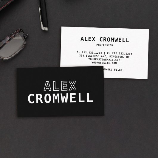 Minimalistische Schwarz-Weiß-Fett-Typografie Visitenkarte