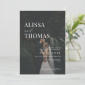 Minimalistische Schwarz-Weiß-Foto-Hochzeit Einladung (Stehend Vorderseite)