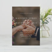 Minimalistische Schwarz-Weiß-Foto-Hochzeit Einladung (Stehend Vorderseite)