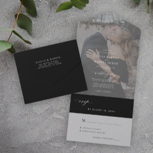 Minimalistische Schwarz-Weiß-Foto-Hochzeit im dunk All In One Einladung