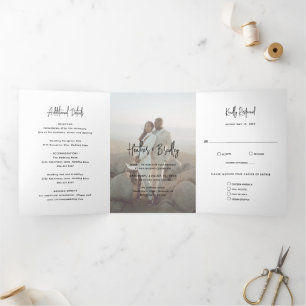 Minimalistische Schwarz-Weiß-Foto-Moderne-Hochzeit Dreifach Gefaltete Einladung