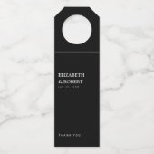 Minimalistische Schwarz-Weiß-Hochzeit Flaschenanhänger (Vorderseite)