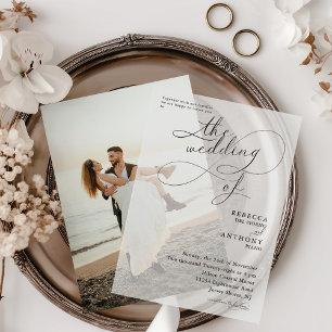 Minimalistische Schwarz-Weiß-Hochzeit von Overlay Pergament Einladungen