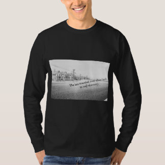Minimalistische Schwarz-Weiß-Inspirationswandkunst T-Shirt