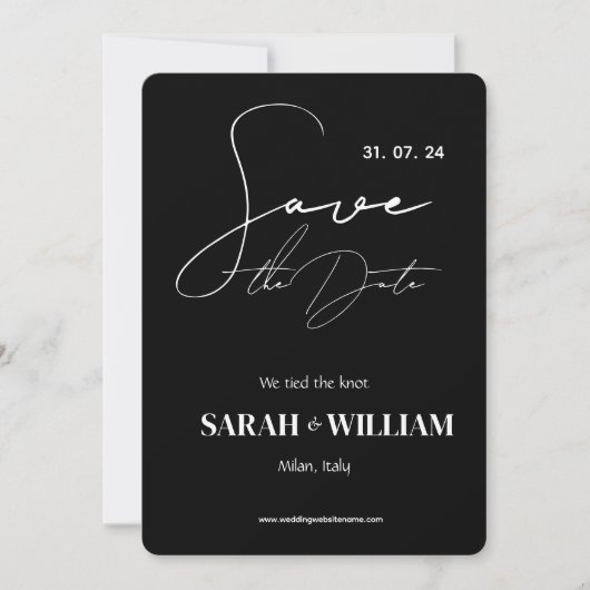Minimalistische Schwarz-Weiß-Kalligrafie-Hochzeit Save The Date (Vorderseite)
