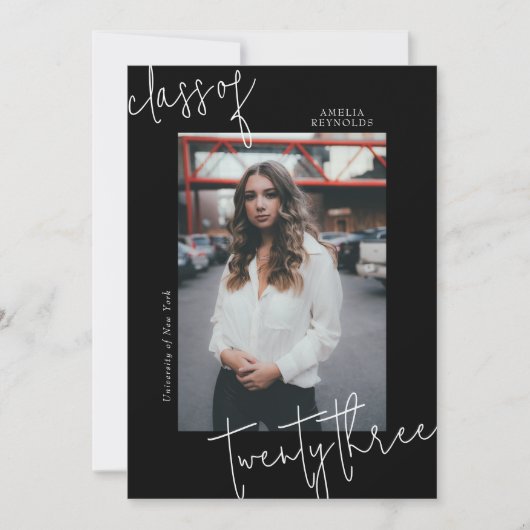 Minimalistische Schwarz-Weiß-Klasse 2024 Abschluss Einladung (Vorderseite)