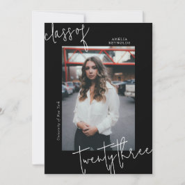 Minimalistische Schwarz-Weiß-Klasse 2024 Abschluss Einladung