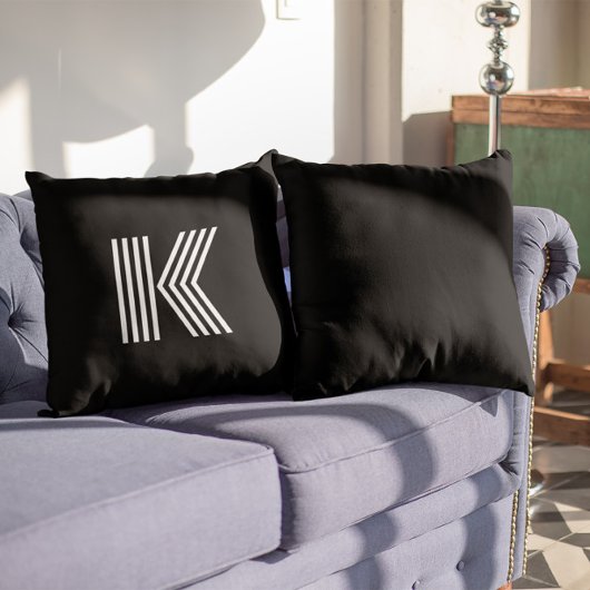 Minimalistische Schwarz-Weiß-Monogramm Kissen