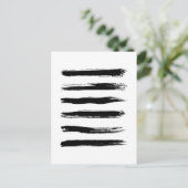 Minimalistische Schwarz-Weiß-Pinselstriche Postkarte (Stehend Vorderseite)