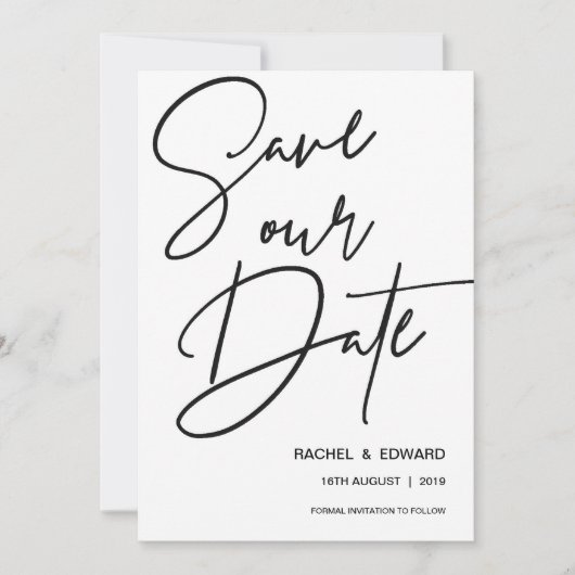 Minimalistische Schwarz-Weiß-Typografie-Hochzeit Save The Date (Vorderseite)