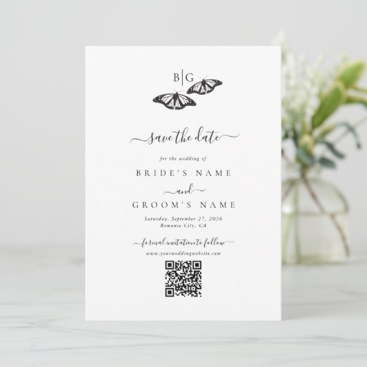 Minimalistische Schwarz-weiße Butterfly-Monogrammh Save The Date (Stehend Vorderseite)
