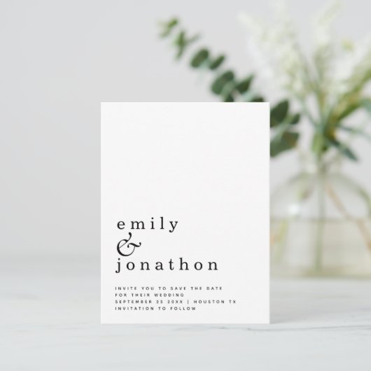 Minimalistische Schwarz-weiße Hochzeit Das Datum s Ankündigungspostkarte (Stehend Vorderseite)