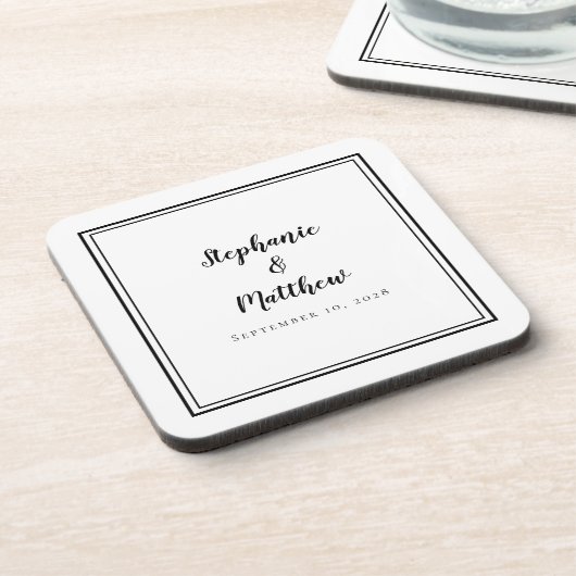 Minimalistische Schwarz-weiße Hochzeit Neugeborene Getränkeuntersetzer (Linke Seite)