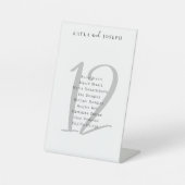 Minimalistische Schwarz-weiße Hochzeit Tischnummer Sockelschild (Vorderseite)